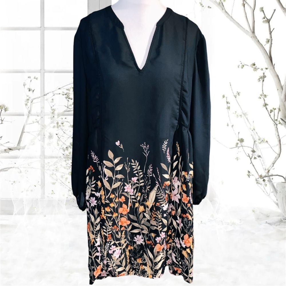 Black Floral V-Neck Long Sleeve Dress